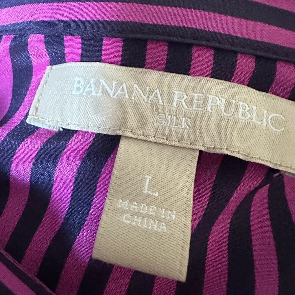 Banana Republic Blouse 100% Silk Career Capsule Wardrobe Button-Up EUC LG - Picture 5 of 9